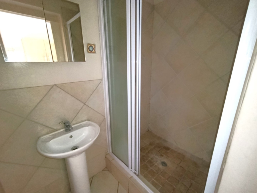 1 Bedroom Property for Sale in Vredenhof Sh Free State